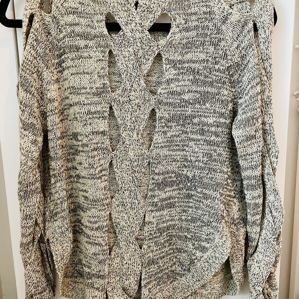 Cut-Out Sweater - Picture 5 of 5
